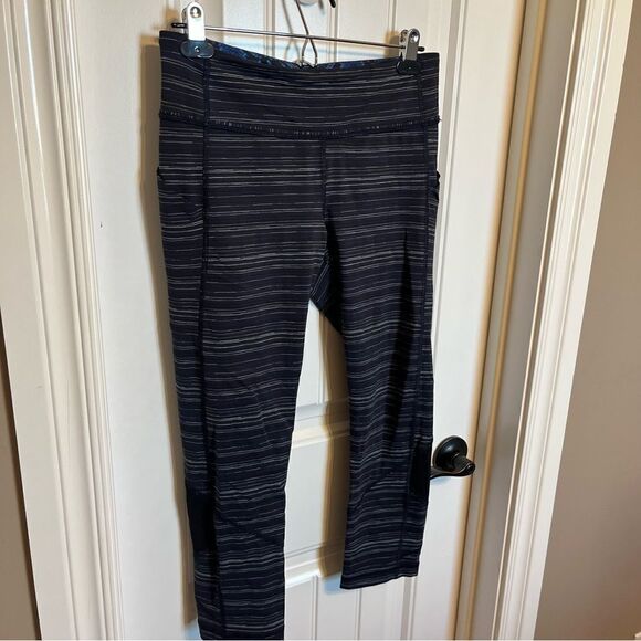 Lululemon Stripe Navy Crop - Picture 3 of 8